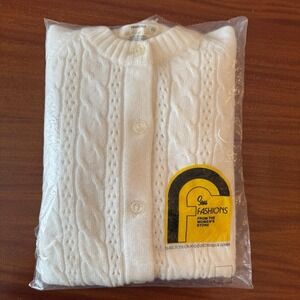 Vintage Primstyle Cable Knit Cardigan Size 36 (M) –White NOS Sears bag